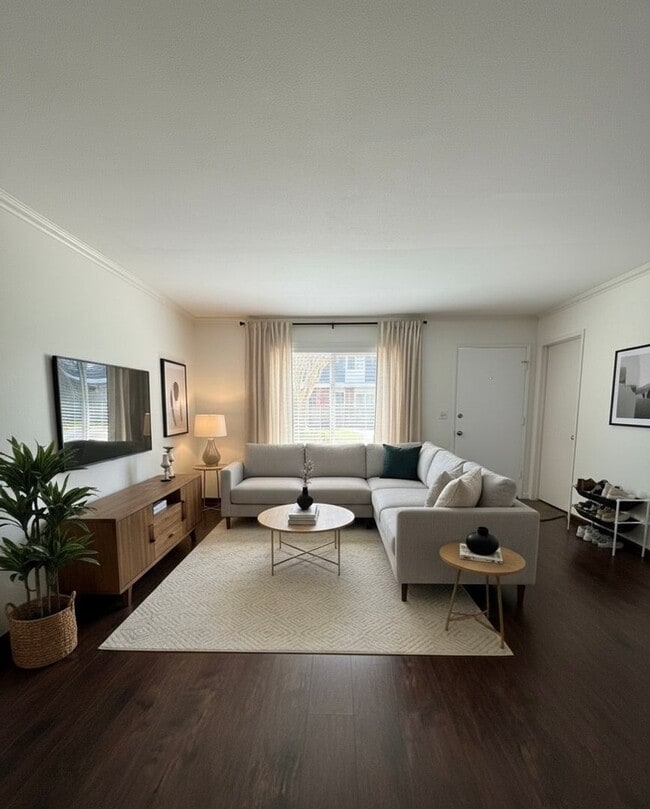 113 Morristown Ln in Costa Mesa, CA - Building Photo - Building Photo