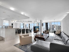 1865 Brickell Ave in Miami, FL - Building Photo - Building Photo