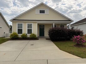 17 Biscayne Dr in Rocky Point, NC - Building Photo