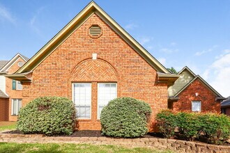1518 Appling Wood Cove S, Unit 3909203 in Cordova, TN - Foto de edificio - Building Photo