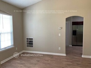 8551 Crooked Tree Dr in Jacksonville, FL - Building Photo - Building Photo