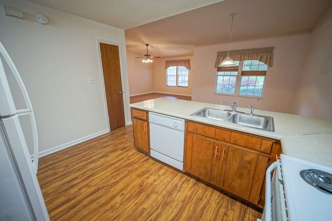 property at 910 Alliegood Ct