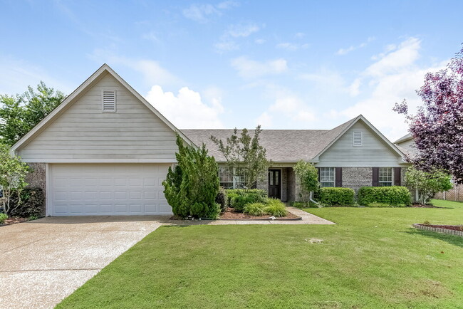 6257 Saddletrail Dr