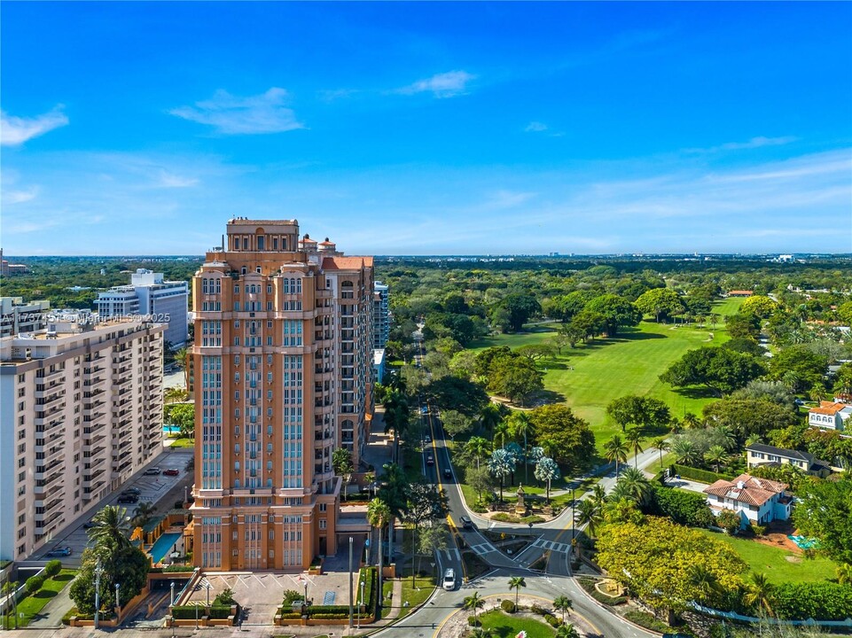 600 Coral Wy in Coral Gables, FL - Building Photo