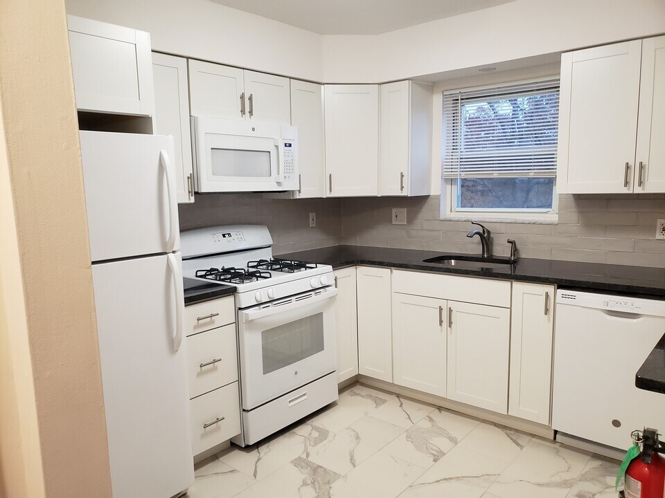 2467 Rt.10e, Unit 31-5A in Morris Plains, NJ - Foto de edificio