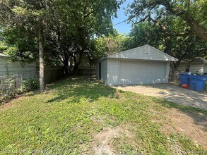 8679 Chalmers Ave, Unit 3E in Warren, MI - Building Photo - Building Photo