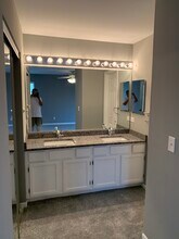 213 Rainmaker Run in Lake In The Hills, IL - Building Photo - Building Photo