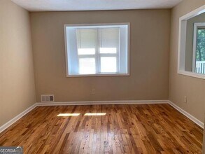 768 Emerald Forest Cir SW in Lawrenceville, GA - Foto de edificio - Building Photo