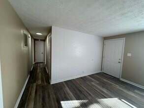 907 Dover Dr in South Bend, IN - Building Photo - Building Photo