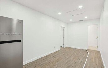 7420 McKinley St in Hollywood, FL - Building Photo - Building Photo