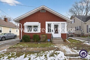 4336 Garden Park Dr in Toledo, OH - Building Photo