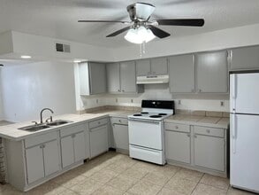 7825 Read Blvd in New Orleans, LA - Building Photo - Building Photo