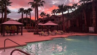 Crescent Ridge Apartments in Henderson, NV - Building Photo