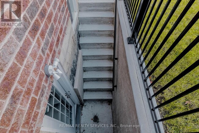 50 Amboise Crescent in Brampton, ON - Building Photo - Building Photo