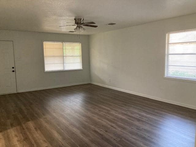 924 W Gandy St in Denison, TX - Building Photo - Building Photo