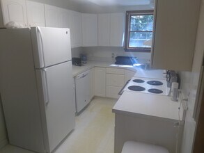 455 County Rd in Pocasset, MA - Building Photo - Building Photo