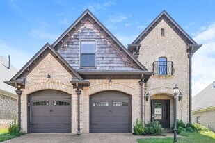 290 Garden Springs Dr in Oakland, TN - Building Photo