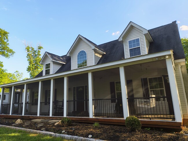 5195 Old Gray Farm Ln in Sumerduck, VA - Building Photo - Building Photo