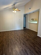 8510 Stonebridge in San Antonio, TX - Building Photo - Building Photo