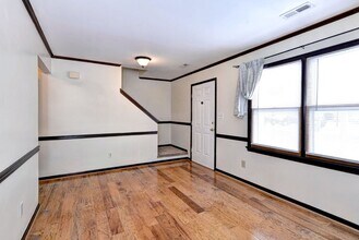 108 Shrewsbury Square in Yorktown, VA - Building Photo - Building Photo