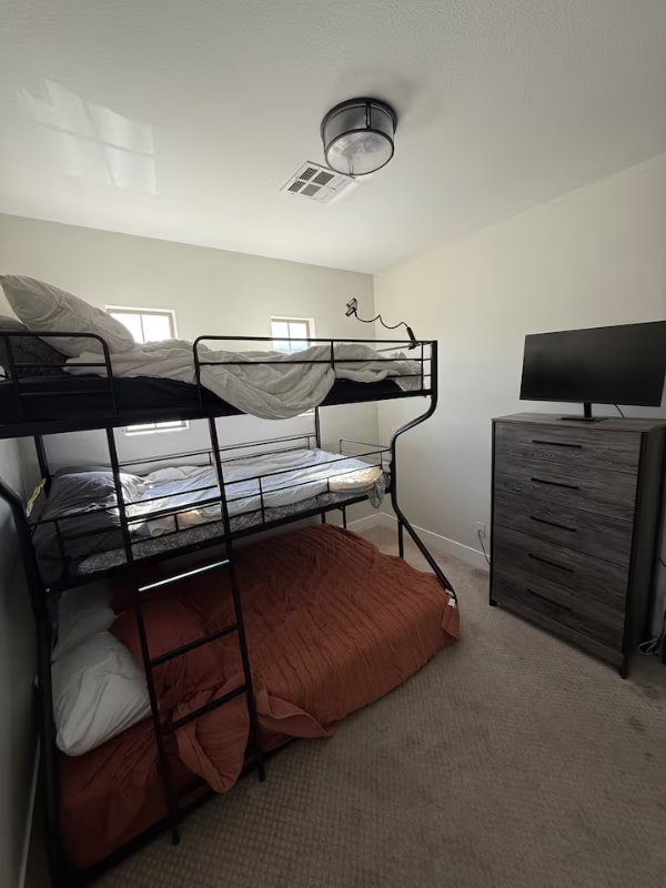 2420 Brooklyn Bridge St in Las Vegas, NV - Foto de edificio - Building Photo