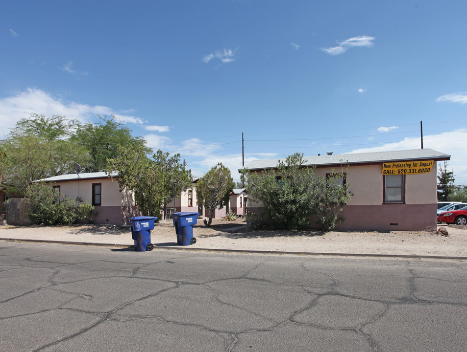 1030 E Lee St in Tucson, AZ - Foto de edificio