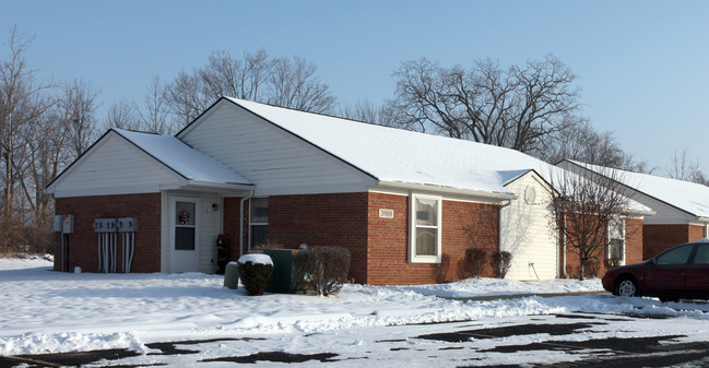 Grand Oaks in Indianapolis, IN - Building Photo - Building Photo