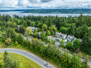 Sammamish Crown Condominiums in Issaquah, WA - Building Photo - Building Photo