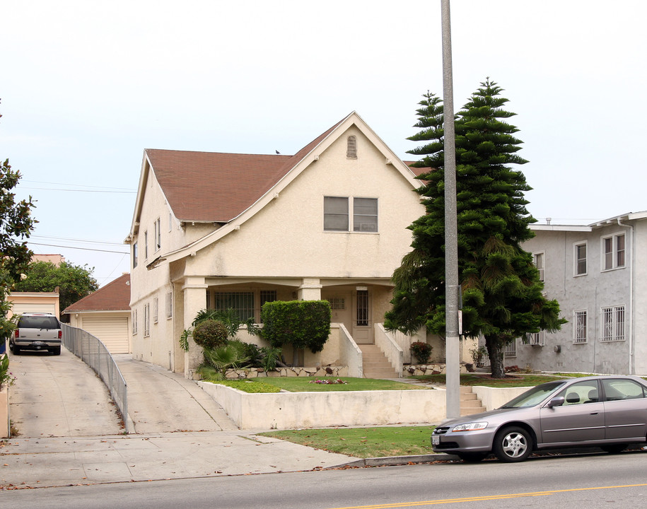 1861 S Redondo in Los Angeles, CA - Building Photo