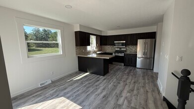 2057 Eastcastle Dr SE in Grand Rapids, MI - Building Photo - Building Photo
