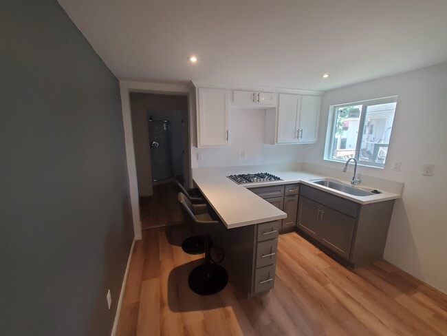 437 W Regent St in Inglewood, CA - Building Photo - Building Photo