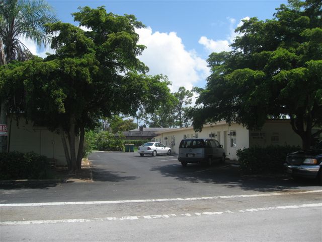 2964-2996 Francis Ave in Naples, FL - Foto de edificio