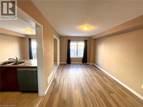 3319 Mikalda Rd in Burlington, ON - Building Photo - Building Photo