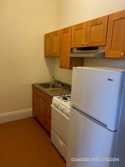 2 Ware St in Cambridge, MA - Building Photo