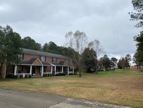 207 Old Zion Cemetery Rd in Loganville, GA - Building Photo - Building Photo