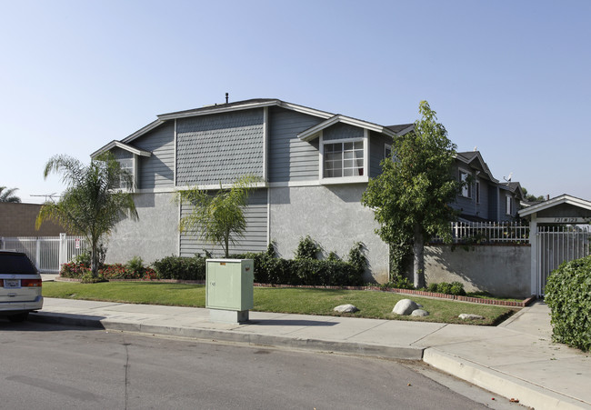 121-123 N Palm St in La Habra, CA - Building Photo - Building Photo