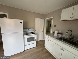 112 Academy Ave in Federalsburg, MD - Building Photo