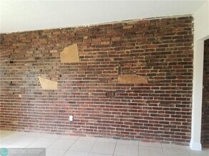 1200 NE 110th St-Unit -3 in Miami, FL - Building Photo - Building Photo