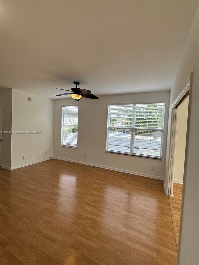 4215 Sheridan Ave in Miami Beach, FL - Building Photo - Building Photo
