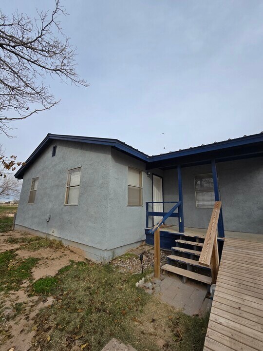 277 E Darby Rd in Dexter, NM - Building Photo