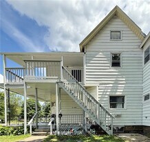 402 E 2nd St in Corning, NY - Building Photo