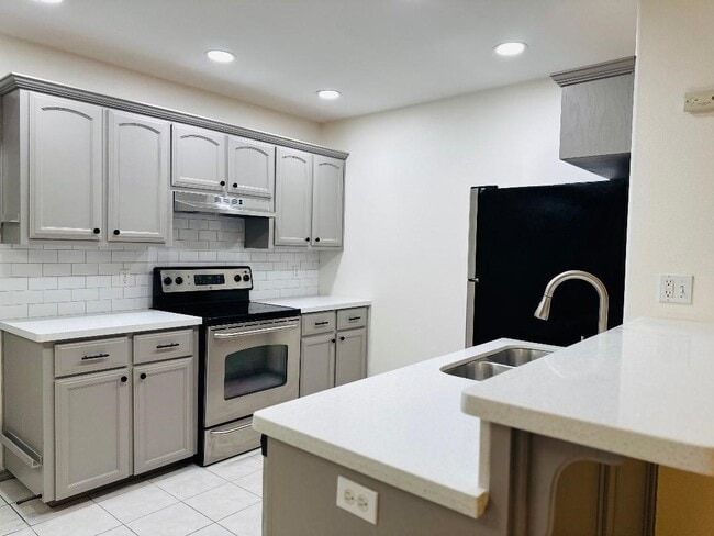 4408 N 24th Ln, Unit # 3