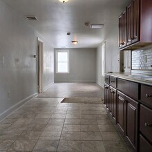 1792 Pleasant St in Fall River, MA - Foto de edificio - Building Photo