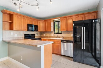 301 Waterview Dr in Lake Worth Beach, FL - Building Photo - Building Photo