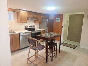 299 Crescent Ave, Unit 1 in Revere, MA - Building Photo - Building Photo