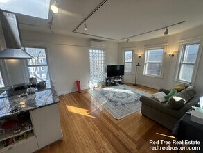 229 Harvard St, Unit 6 in Cambridge, MA - Foto de edificio - Building Photo