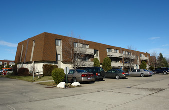 Oak Hills West Apartments in Lorain, OH - Building Photo - Building Photo