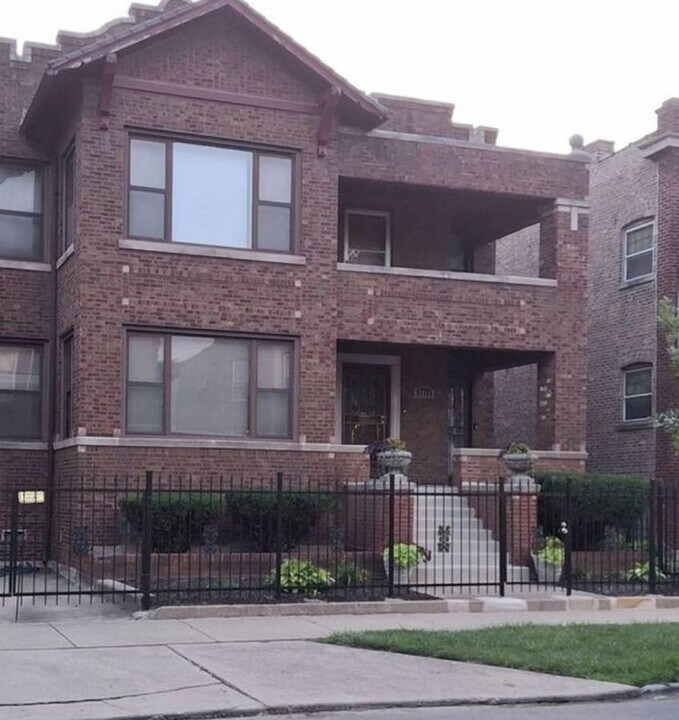 7312 S Emerald Ave in Chicago, IL - Building Photo