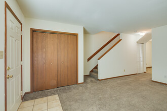 Village Green Townhomes in Valparaiso, IN - Foto de edificio - Interior Photo