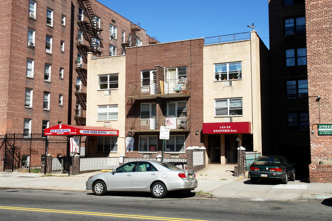 14335 Sanford Ave in Flushing, NY - Building Photo